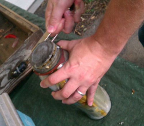 removing the stuck lid on the preserves jar