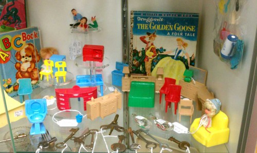 Collectible dollhouse furniture sales