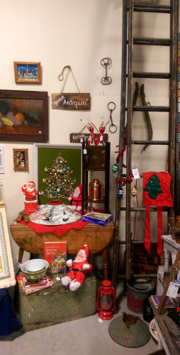 fair-oaks-antiques-booth-40-at-farm