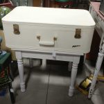 vanilla-white-suitcase-table