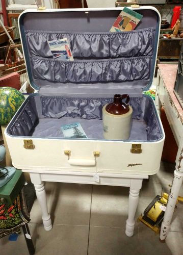 vintage-suitcase-table-fargo